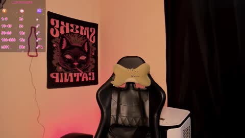 Katrina Ricci online show from December 2025 04:00:01 PM