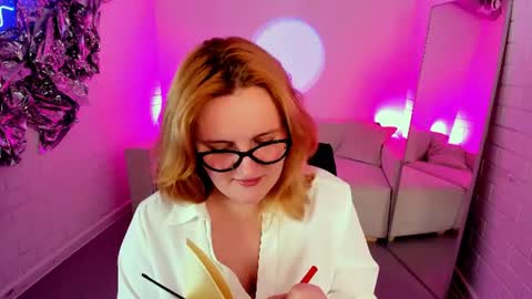 Snapshot of katybriggs chatting on July 2026 05:45:01 AM Katy online show from July 2026 05:45:01 AM