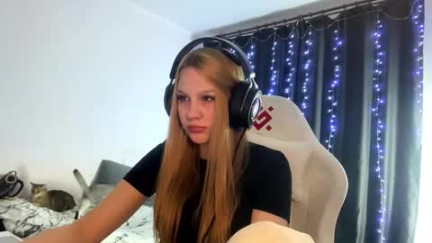 Amia online show from March 2026 06:15:02 PM