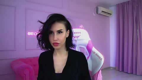 Kayla online show from April 2026 07:01:01 AM