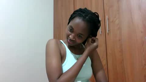 Snapshot of kaylar005 chatting on June 2026 02:48:01 AM kaylar online show from June 2026 02:48:01 AM