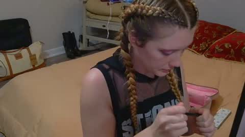 Snapshot of kayleekakesnslim chatting on June 2026 08:33:01 PM kaylee kakes online show from June 2026 08:33:01 PM