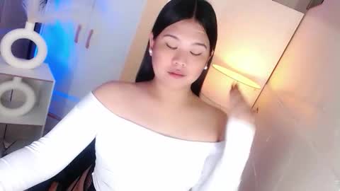 Y O U R        F U T U R E       K A Y L E E  online show from March 2026 06:11:02 PM