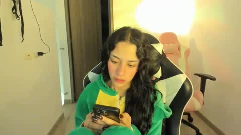 kaylie online show from November 2025 11:03:01 AM