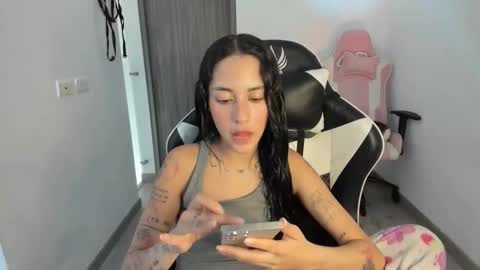 kaylie online show from December 2025 08:25:02 PM