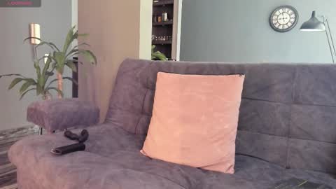 Kayn online show from December 2025 08:03:02 PM