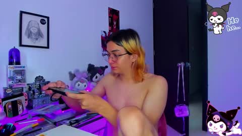 Keita moon online show from December 2025 04:04:01 PM