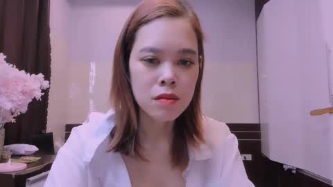 Kelly online show from April 2026 02:42:01 AM