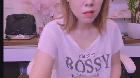 Snapshot of kelly_baby2005 chatting on April 2026 01:53:01 AM Kelly online show from April 2026 01:53:01 AM