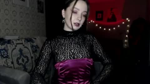 Mistress  online show from November 2025 07:01:02 PM