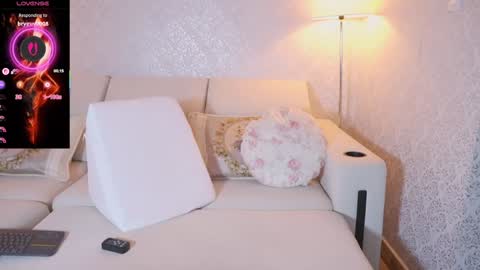 vanessa online show from March 2026 05:50:02 PM