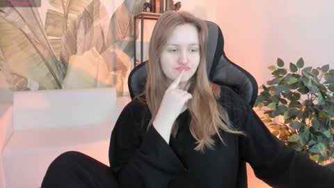 kelly online show from December 2025 09:16:01 AM