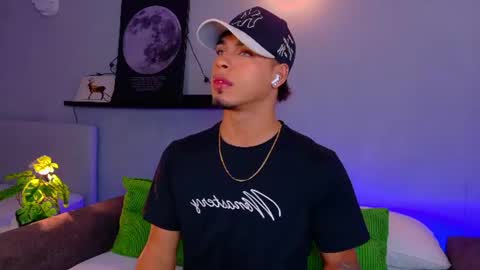 Snapshot of ken_boy_ chatting on July 2026 09:44:02 AM online show from July 2026 09:44:02 AM