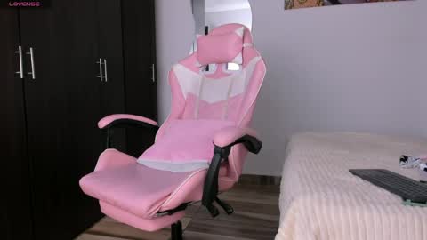 Aleja3 online show from April 2026 07:58:02 PM