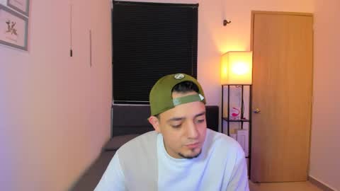 Snapshot of kendel_dimitri chatting on April 2026 05:03:01 AM kendel_dimitri online show from April 2026 05:03:01 AM