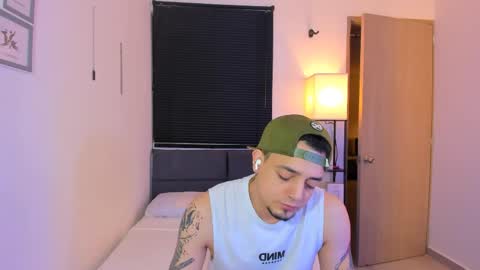 Snapshot of kendel_dimitri chatting on April 2026 07:30:02 AM kendel_dimitri online show from April 2026 07:30:02 AM