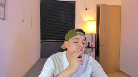 Snapshot of kendel_dimitri chatting on May 2026 09:14:01 AM kendel_dimitri online show from May 2026 09:14:01 AM