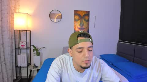 Snapshot of kendel_dimitri chatting on May 2026 02:07:02 AM kendel_dimitri online show from May 2026 02:07:02 AM