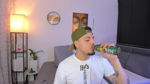 Snapshot of kendel_dimitri chatting on May 2026 03:46:01 AM kendel_dimitri online show from May 2026 03:46:01 AM