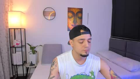 Snapshot of kendel_dimitri chatting on May 2026 04:31:01 AM kendel_dimitri online show from May 2026 04:31:01 AM