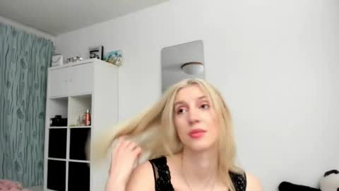 Kenzie online show from April 2026 04:32:01 PM