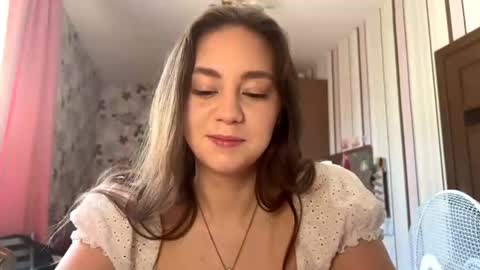 Ellie online show from May 2026 08:18:01 AM