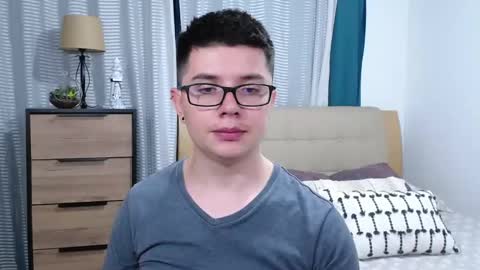 Snapshot of kevinhunts chatting on June 2026 03:26:02 AM Kevin online show from June 2026 03:26:02 AM