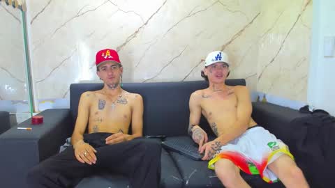 kevinperlas_ online show from November 2025 08:22:01 PM