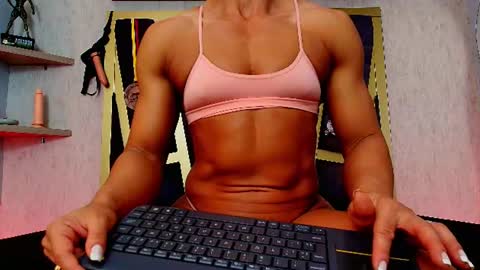 Snapshot of khloe_rossich chatting on June 2026 06:18:02 PM online show from June 2026 06:18:02 PM