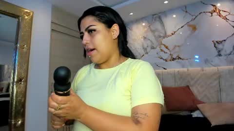 Snapshot of kiana_cream chatting on June 2026 12:31:02 PM N M online show from June 2026 12:31:02 PM