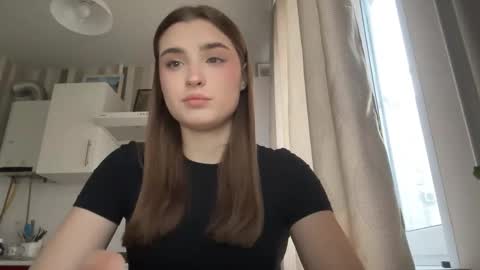 Ola my name is Lissa  Lets hit 10 Thumbs Up together   online show from March 2026 02:43:01 PM