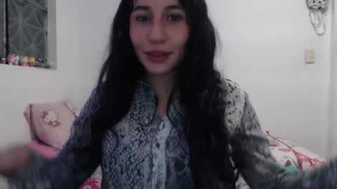 Snapshot of kiimy_to chatting on May 2026 11:01:04 PM Nezumy Rey online show from May 2026 11:01:04 PM