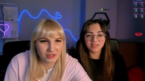 Snapshot of kiki_swan chatting on February 2026 08:07:02 AM kiki_swan online show from February 2026 08:07:02 AM