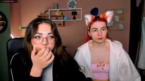 Snapshot of kiki_swan chatting on April 2026 05:46:02 AM kiki_swan online show from April 2026 05:46:02 AM