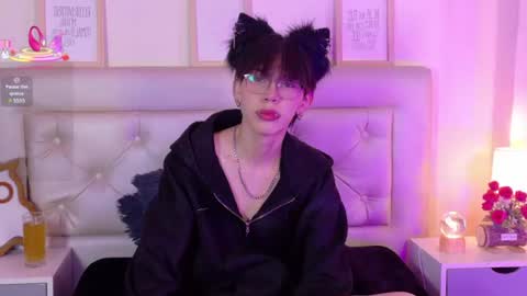  Adrien  online show from June 2026 03:19:02 AM