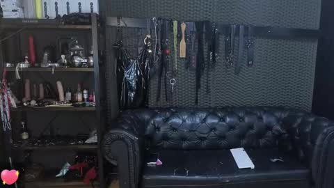  KIMBERLY SWAN  online show from November 2025 03:34:01 PM