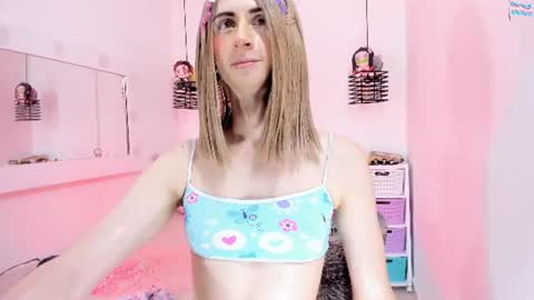 Snapshot of kimberly_thonson chatting on June 2026 11:42:01 PM kimberly_thonson online show from June 2026 11:42:01 PM