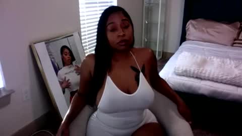 kimmyluxx online show from February 2025 10:08:02 PM