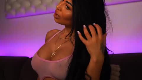 Andreea online show from April 2026 09:27:01 PM