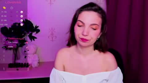 Hazel online show from March 2026 06:58:01 PM