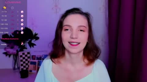 Snapshot of kindhazelhere_ chatting on June 2026 10:53:02 AM Hazel online show from June 2026 10:53:02 AM
