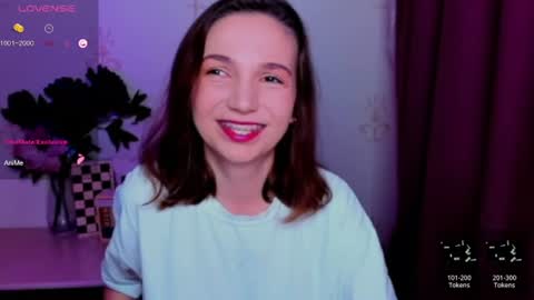 Snapshot of kindhazelhere_ chatting on July 2026 09:13:02 AM Hazel online show from July 2026 09:13:02 AM