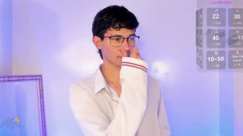 Snapshot of kingparker1 chatting on July 2026 02:40:02 AM A L E X online show from July 2026 02:40:02 AM