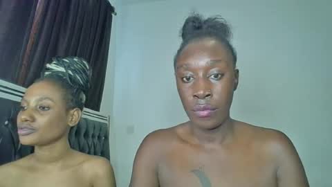 Snapshot of kinky_leila chatting on June 2026 06:51:01 AM kinky_leila online show from June 2026 06:51:01 AM