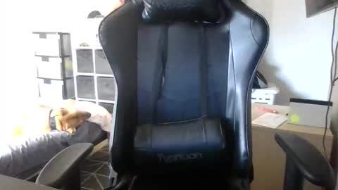 Snapshot of kinkybinerd chatting on November 2025 06:57:01 AM Horny Bloomy online show from November 2025 06:57:01 AM