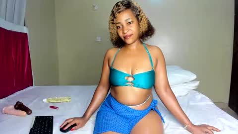 Snapshot of kinkylyla chatting on May 2026 01:36:01 AM Kinky online show from May 2026 01:36:01 AM