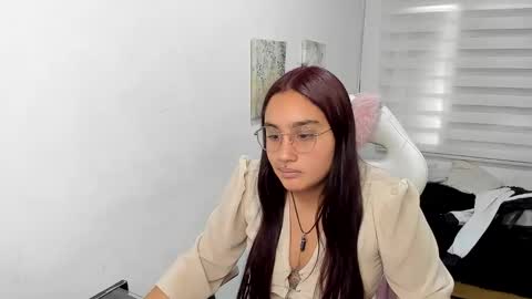 kir_ely online show from June 2026 06:54:02 PM