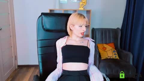 Kira online show from April 2026 08:03:02 PM