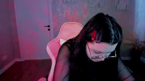 kira online show from April 2026 01:06:02 AM