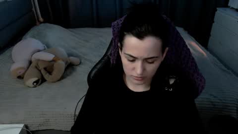 Kira  follow me  online show from March 2026 11:00:01 PM